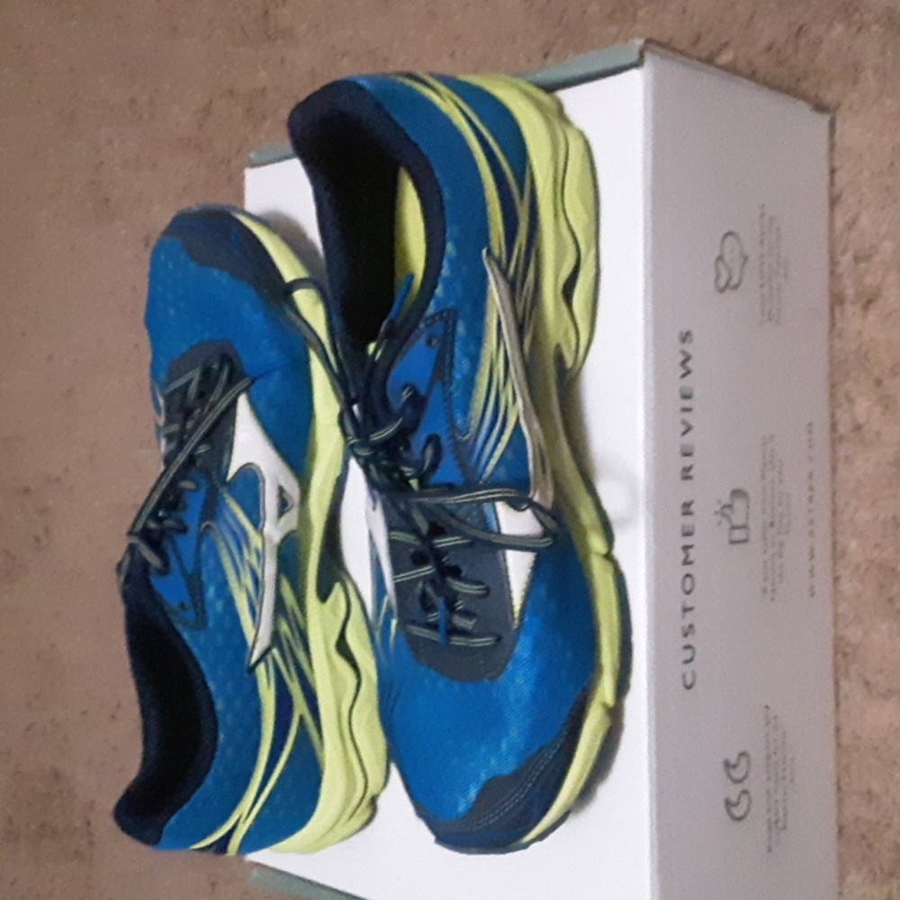 Mizuno Wave Catalyst (low mileage) - Picture 6 of 7